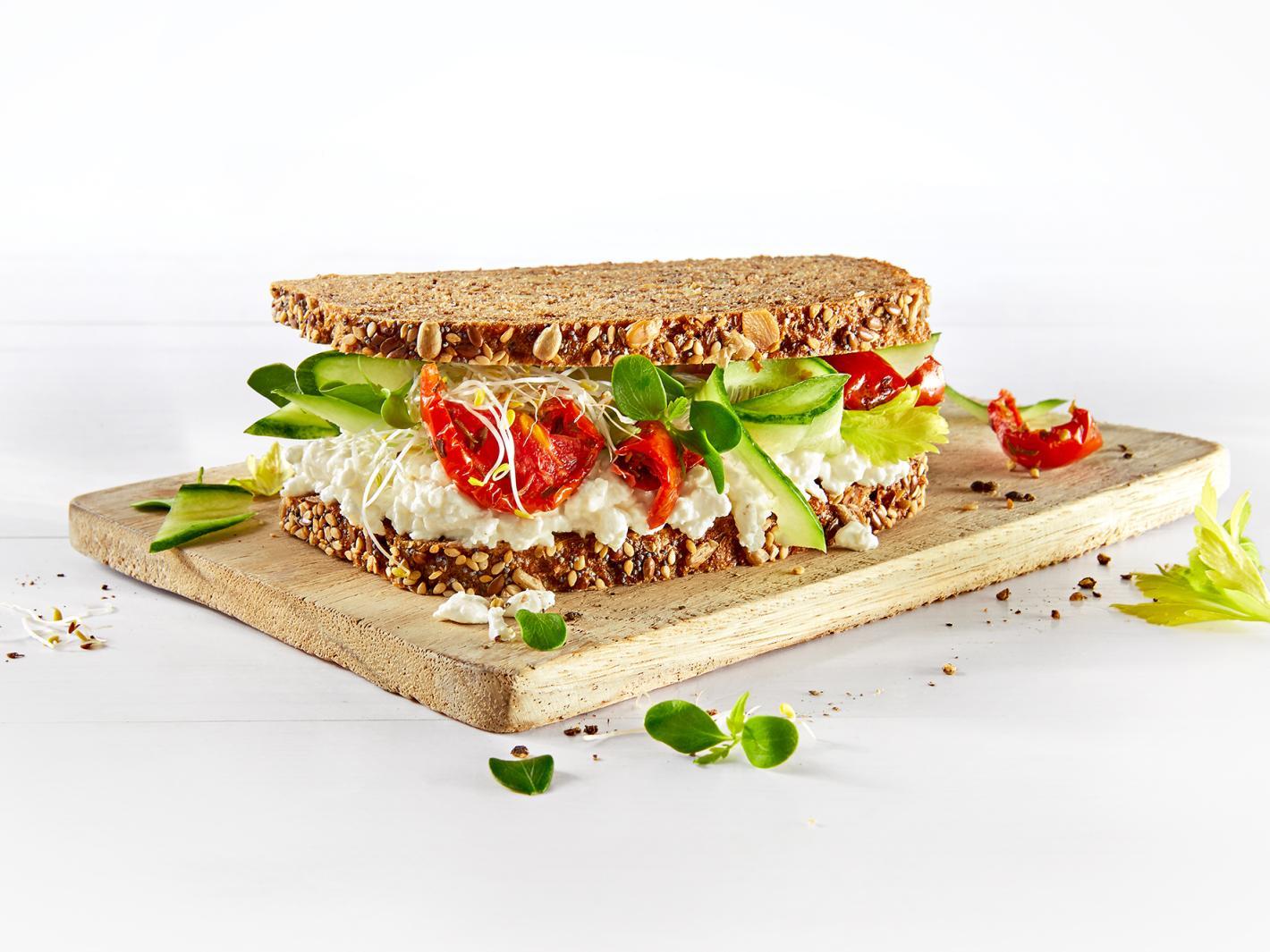 Superstulle mit Körnigem-Frischkäse