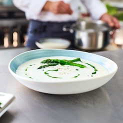 Cremesuppe mit Grünzeug