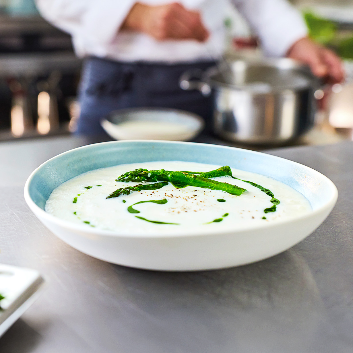 Cremesuppe mit Grünzeug