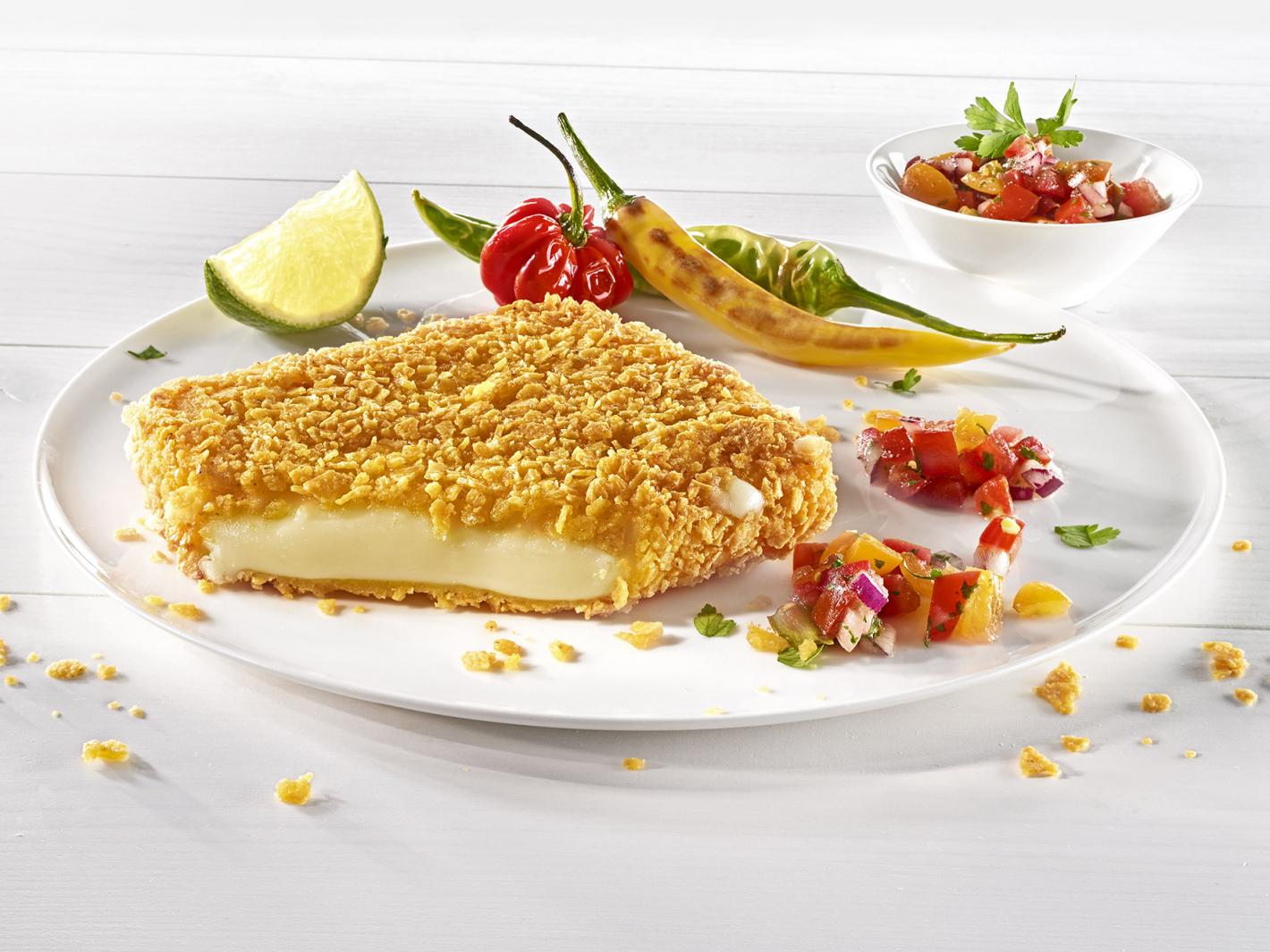 Käseschnitzel in der Tacokruste mit Tomatensalsa Käseschnitzel in der Tacokruste mit Tomatensalsa