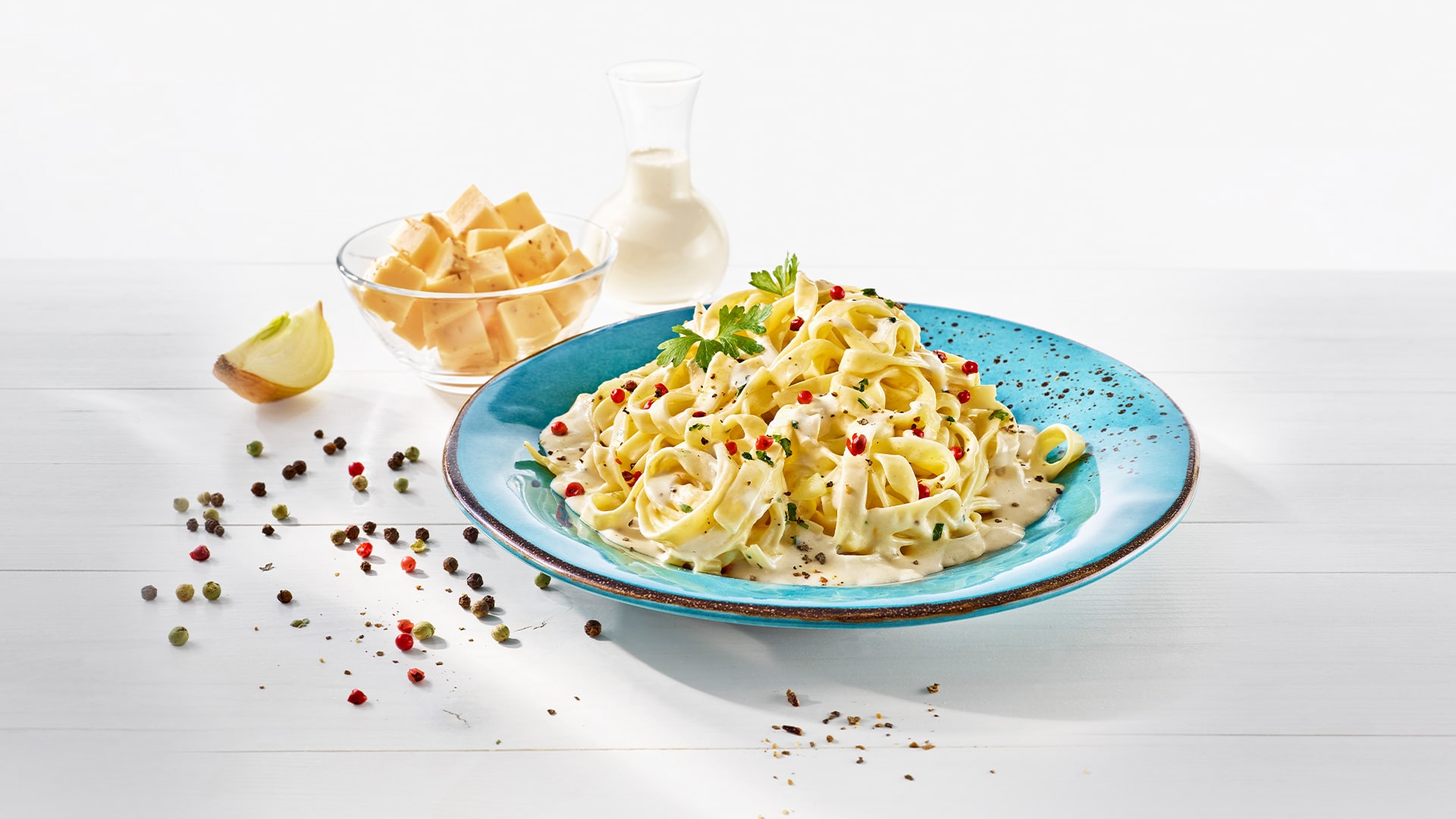 tagliatelle-kaese-sauce_0