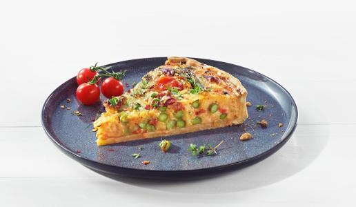 Quiche mit grünem Spargel und Serrano-Schinken