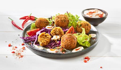 Falafel mit veganem Joghurt-Dip