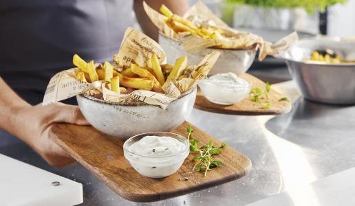 Handcrafted Fries mit Sour Cream