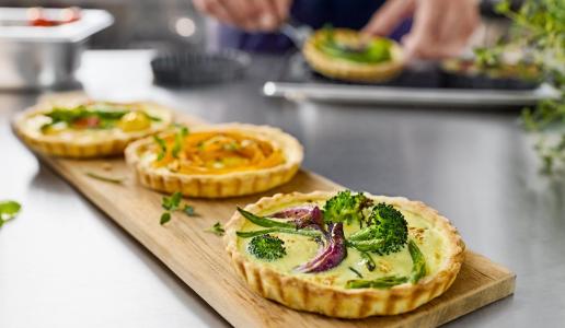 Quiche mit buntem Gemüse