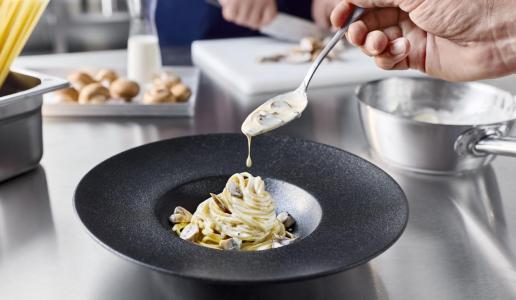 Spaghetti mit Champignon-Sahnesauce